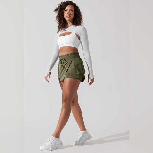 NWOT Popflex Hiking Superskort in Dark Olive - Picture 2 of 9